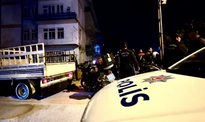 İki Ayrı Kavgada 2 Kişi Bıçakla Yaralandı