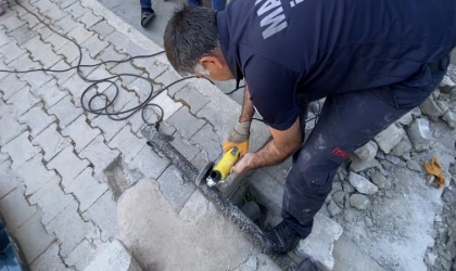 Beton Kırıldı, Boru Kesildi: Yavru Kediye Umut Operasyonu