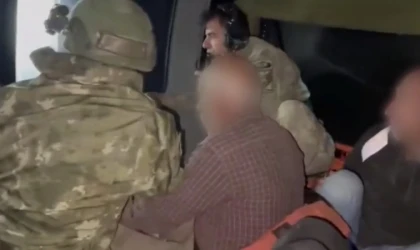 Sarp Arazide Mahsur Kalan Vatandaşlar Askeri Helikopterlerle Kurtarıldı