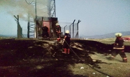 Malatya-Elazığ Yolundaki Baz İstasyonunda Yangın