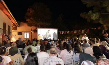 Tarihi Okul Bahçesinde Hababam Sınıfı Nostaljisi
