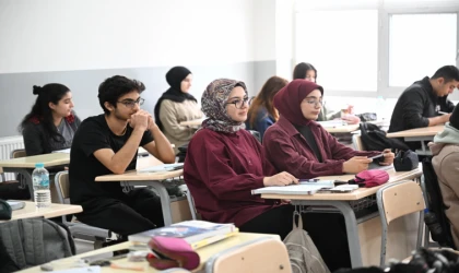 Malatya’da 200 Öğrenciye Ücretsiz Üniversiteye Hazırlık Desteği